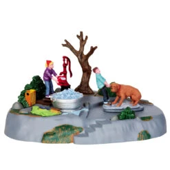 Lemax Village Collection Time For A Scrub, Battery Operated (4.5V) #44770