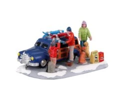 Lemax Village Collection Winter Vacation #93422