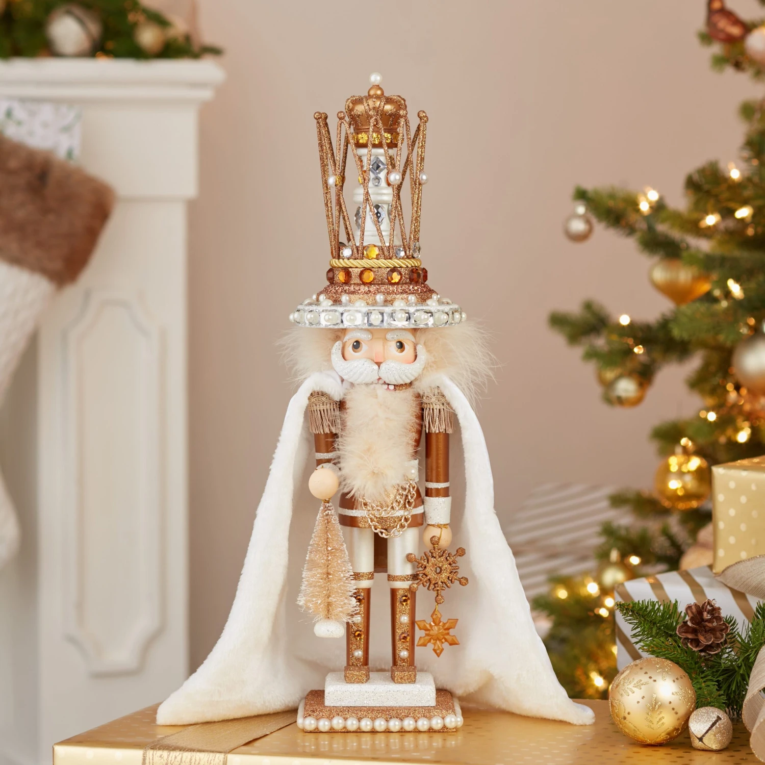 Kurt Adler 18.5-Inch Hollywood Gold Gem King Nutcracker 9 Kurt Adler 18.5-Inch Hollywood Gold Gem King Nutcracker - Image 7